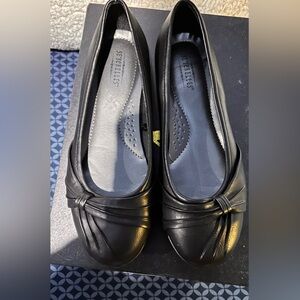 EUC BLACK FLATS SIZE 7